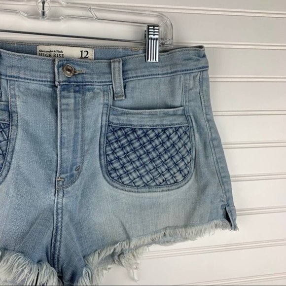 Abercrombie & Fitch Light Wash Woven Pocket Shorts - Picture 5 of 10